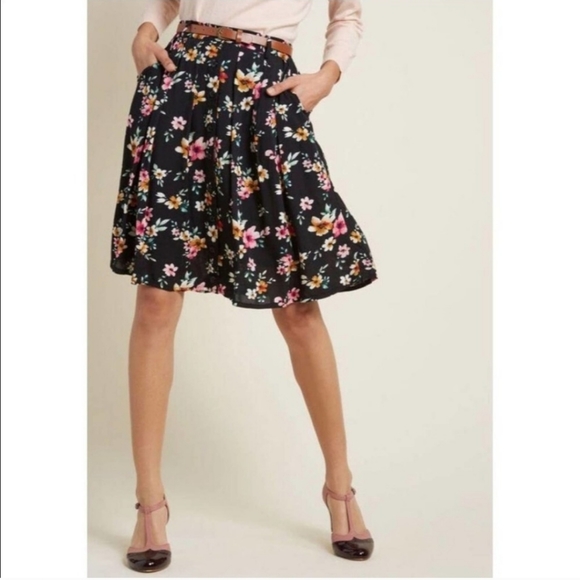 Modcloth Dresses & Skirts - Modcloth A-line Elastic Waistband Button Front Floral Retro Skirt w/Pockets XL